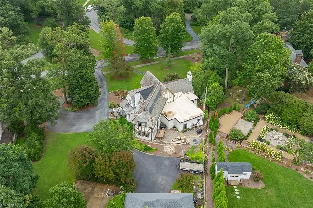 1924 Tudor house High Point North Carolina - 48 - aerial view.webp