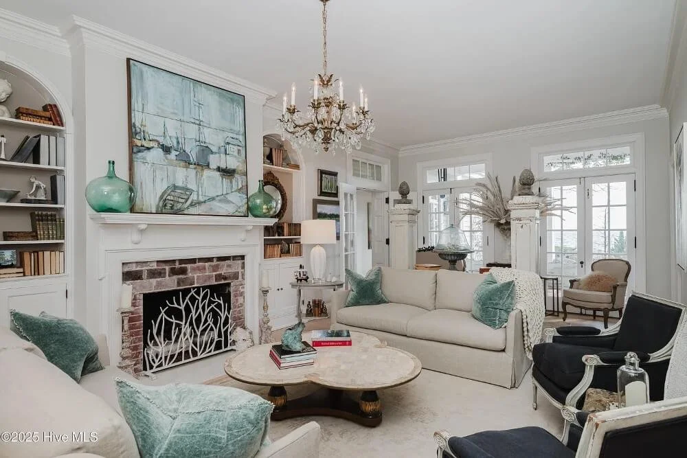 1928 Historic house Edenton North Carolina - 6 - living room.jpg
