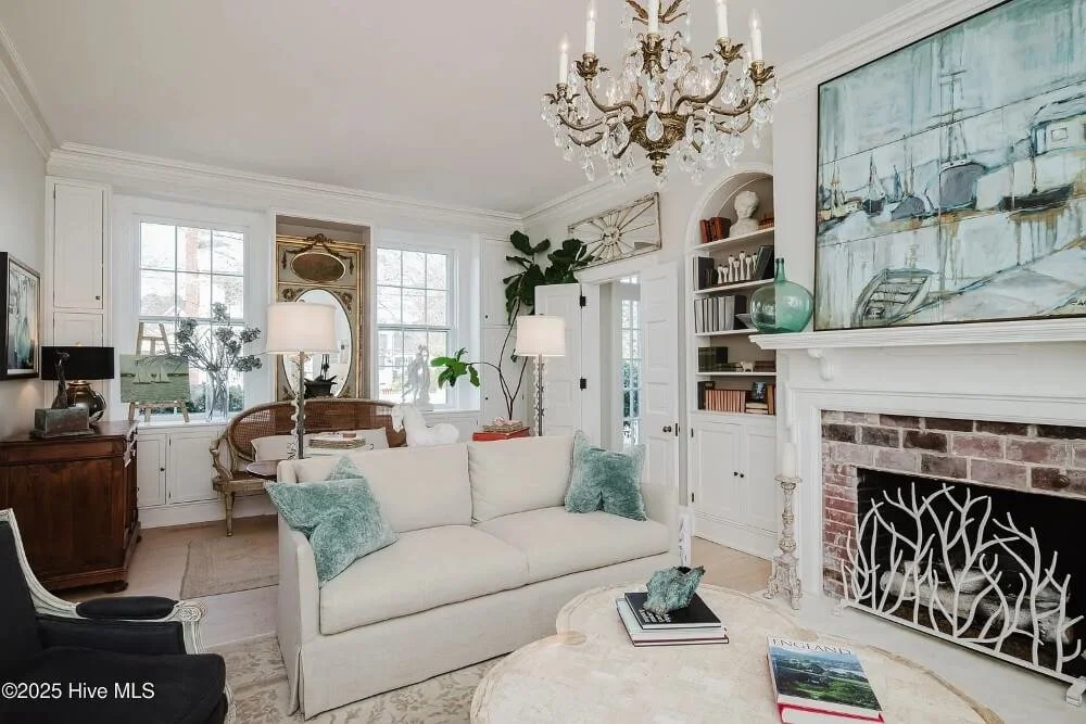 1928 Historic house Edenton North Carolina - 8 - living room.jpg