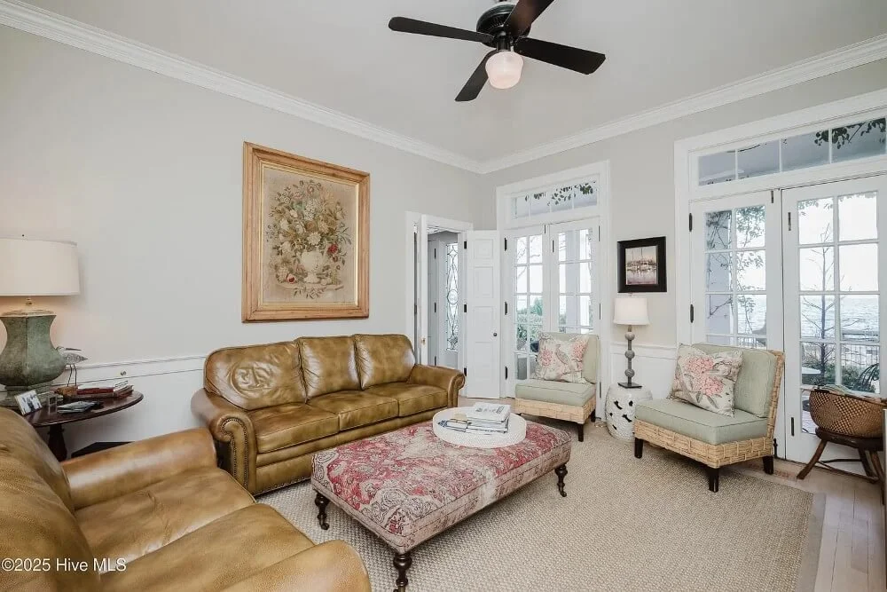 1928 Historic house Edenton North Carolina - 12 - family room.jpg
