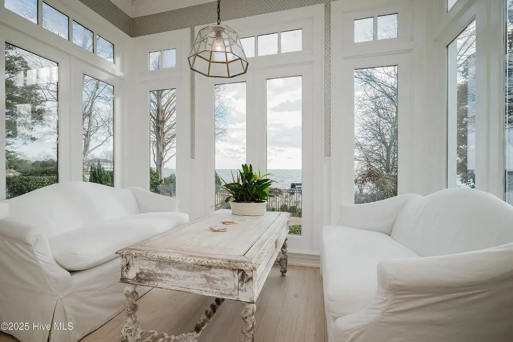 1928 Historic house Edenton North Carolina - 18 - sunroom.jpg