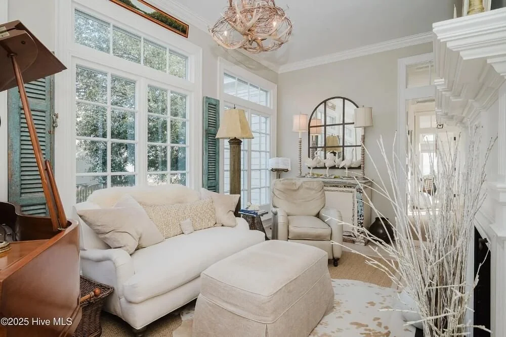 1928 Historic house Edenton North Carolina - 29 - relax room.jpg