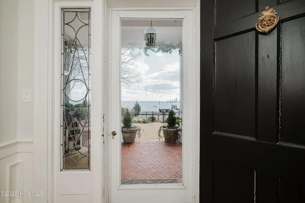 1928 Historic house Edenton North Carolina - 41 - door.jpg