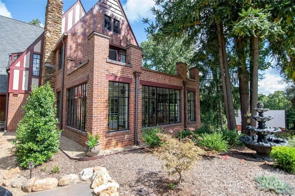 Frank Rickert Summers house 1928 Tudor Revival Kings Mountain North Carolina - 2 - side view.jpg