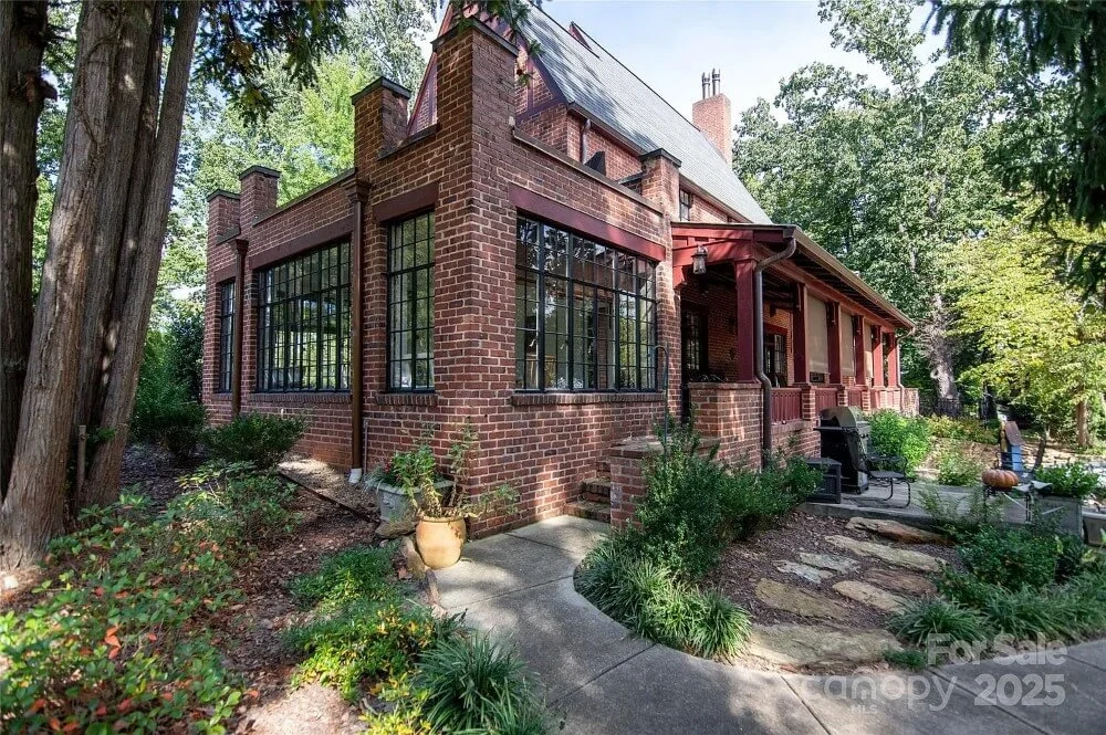 Frank Rickert Summers house 1928 Tudor Revival Kings Mountain North Carolina - 3 - side view.jpg