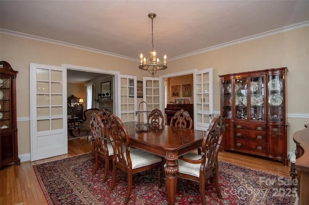 Frank Rickert Summers house 1928 Tudor Revival Kings Mountain North Carolina - 9 - dining room.jpg