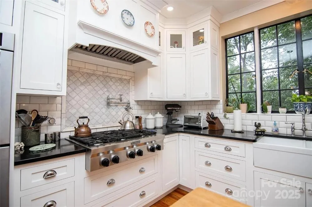 Frank Rickert Summers house 1928 Tudor Revival Kings Mountain North Carolina - 13 - kitchen.jpg