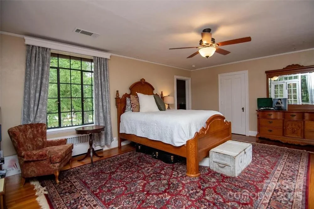 Frank Rickert Summers house 1928 Tudor Revival Kings Mountain North Carolina - 21 - bedroom.jpg