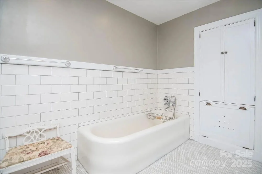Frank Rickert Summers house 1928 Tudor Revival Kings Mountain North Carolina - 22 - bathroom.jpg
