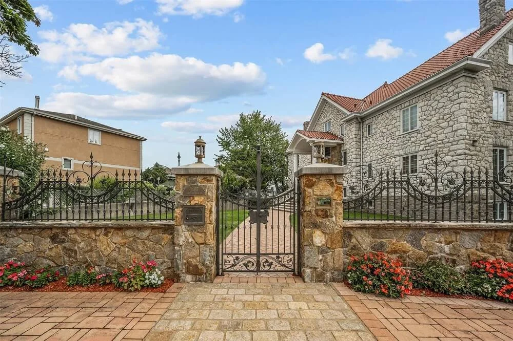 1930 Stone estate Bronx New York - 5 - gate.jpg