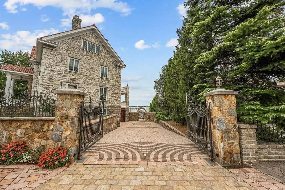 1930 Stone estate Bronx New York - 6 - entrance road.jpg