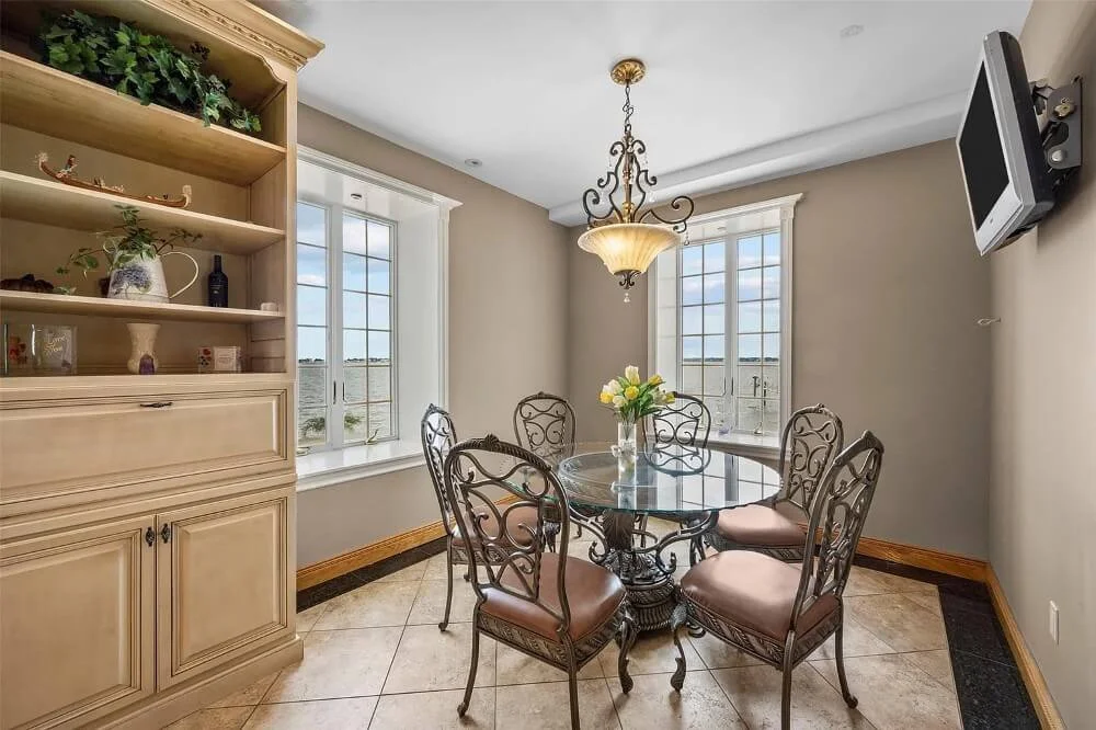 1930 Stone estate Bronx New York - 18 - breakfast room.jpg