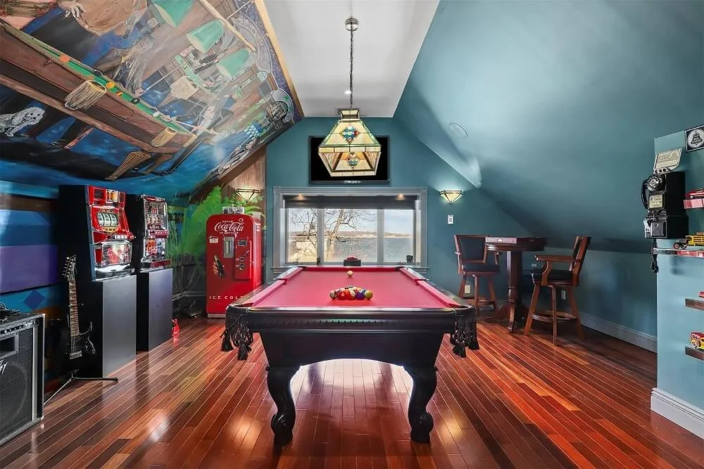 1930 Stone estate Bronx New York - 32 - gaming room.jpg