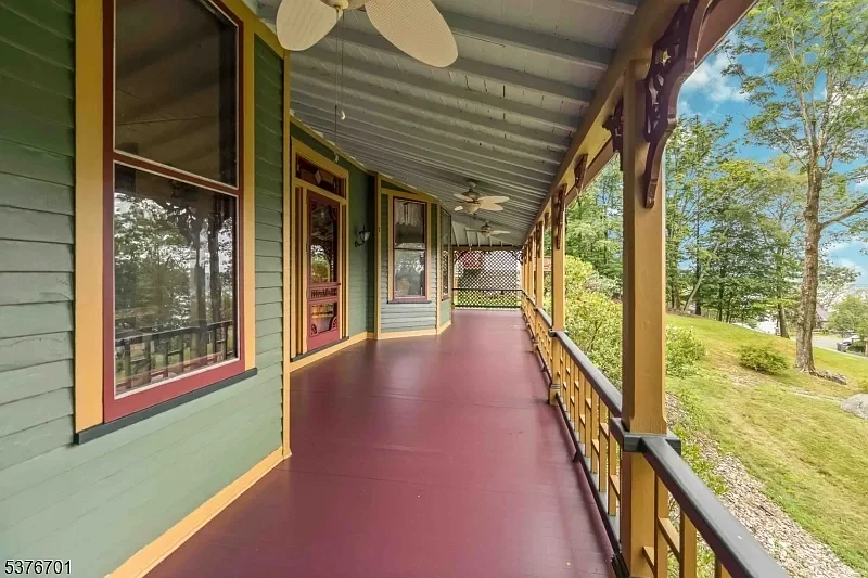 The William Arnott House 1890 Queen Anne Boro New Jersey - 4 - porch.webp
