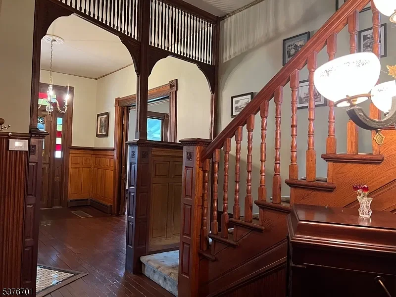 The William Arnott House 1890 Queen Anne Boro New Jersey - 7 - stairs.webp