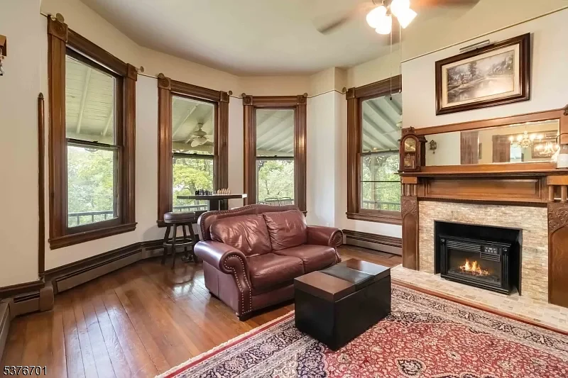 The William Arnott House 1890 Queen Anne Boro New Jersey - 9 - living room.webp