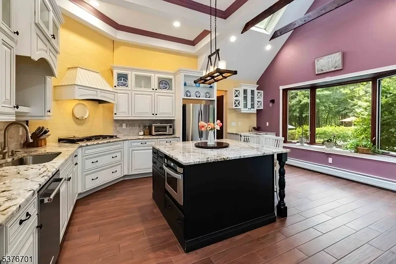 The William Arnott House 1890 Queen Anne Boro New Jersey - 14 - kitchen.webp