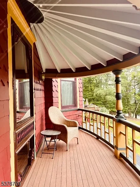 The William Arnott House 1890 Queen Anne Boro New Jersey - 22 - veranda.webp