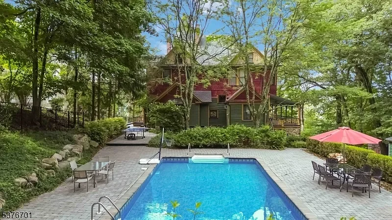 The William Arnott House 1890 Queen Anne Boro New Jersey - 40 - pool.webp