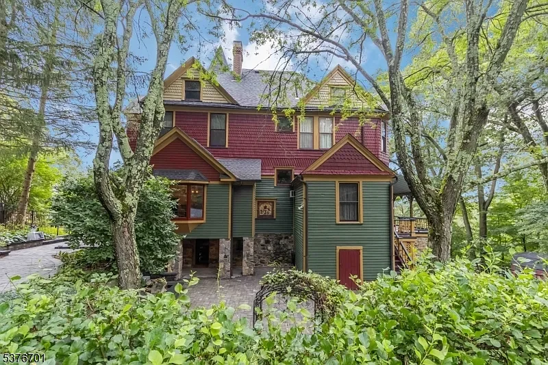 The William Arnott House 1890 Queen Anne Boro New Jersey - 46 - back view.webp