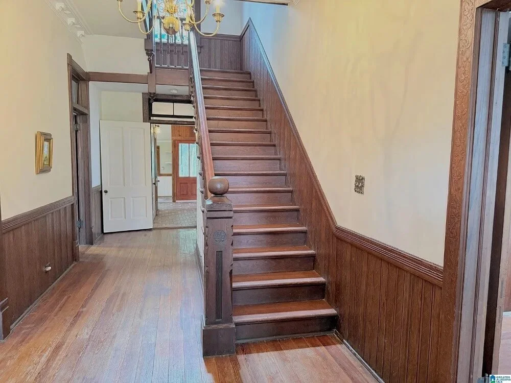 1890 Victorian house Piedmont Alabama - 3 - foyer.jpg