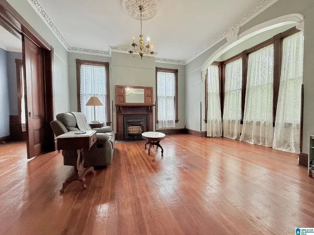 1890 Victorian house Piedmont Alabama - 4 - living room.jpg