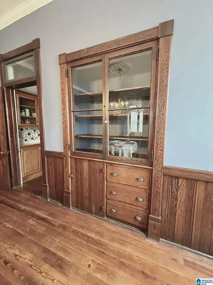 1890 Victorian house Piedmont Alabama - 10 - dining room.jpg