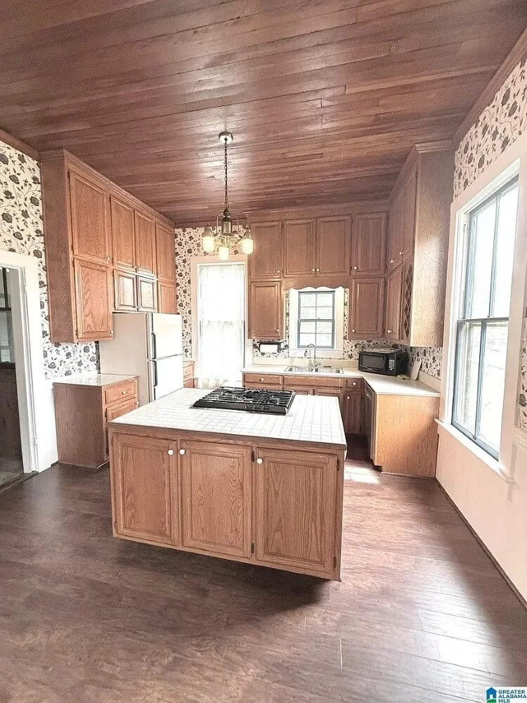 1890 Victorian house Piedmont Alabama - 15 - kitchen.jpg