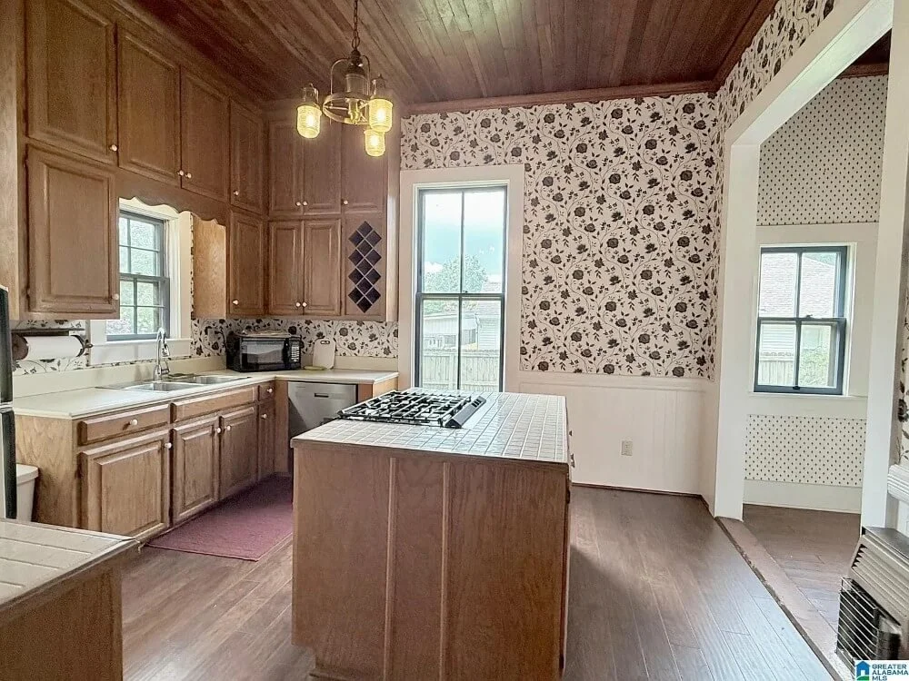 1890 Victorian house Piedmont Alabama - 14 - kitchen.jpg
