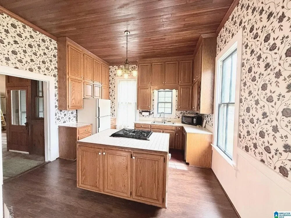 1890 Victorian house Piedmont Alabama - 16 - kitchen.jpg