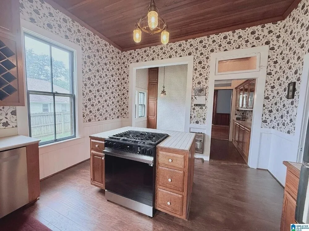 1890 Victorian house Piedmont Alabama - 18 - kitchen.jpg