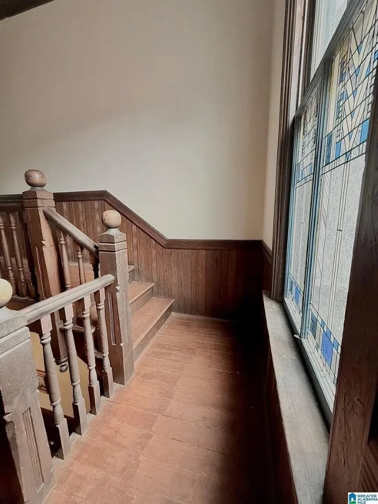 1890 Victorian house Piedmont Alabama - 32 - staircase.jpg