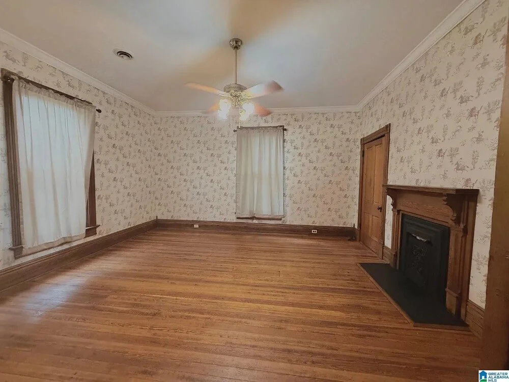 1890 Victorian house Piedmont Alabama - 35 - bedroom.jpg