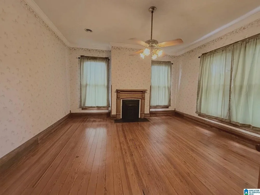 1890 Victorian house Piedmont Alabama - 36 - bedroom.jpg