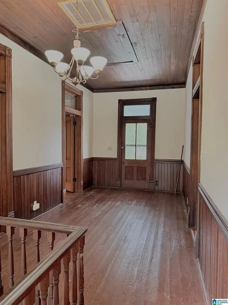 1890 Victorian house Piedmont Alabama - 48 - hallway.jpg