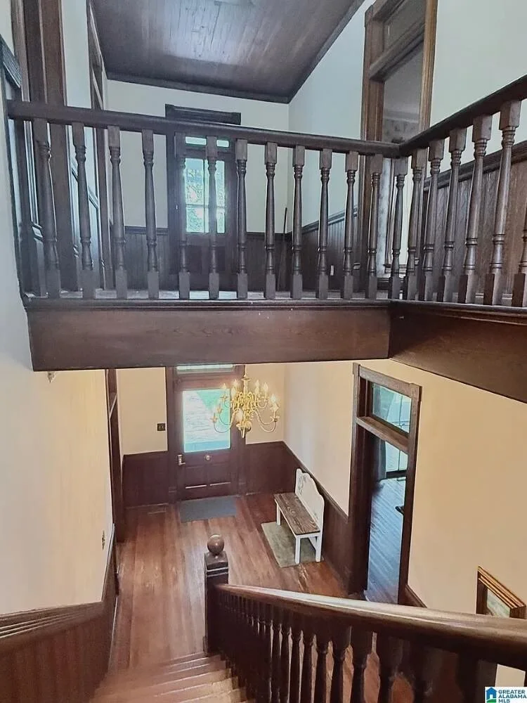 1890 Victorian house Piedmont Alabama - 49 - staircase.jpg