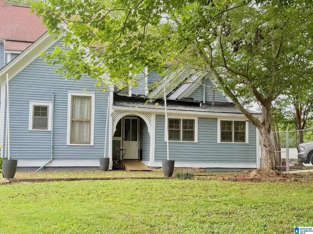 1890 Victorian house Piedmont Alabama - 72 - backyard.jpg