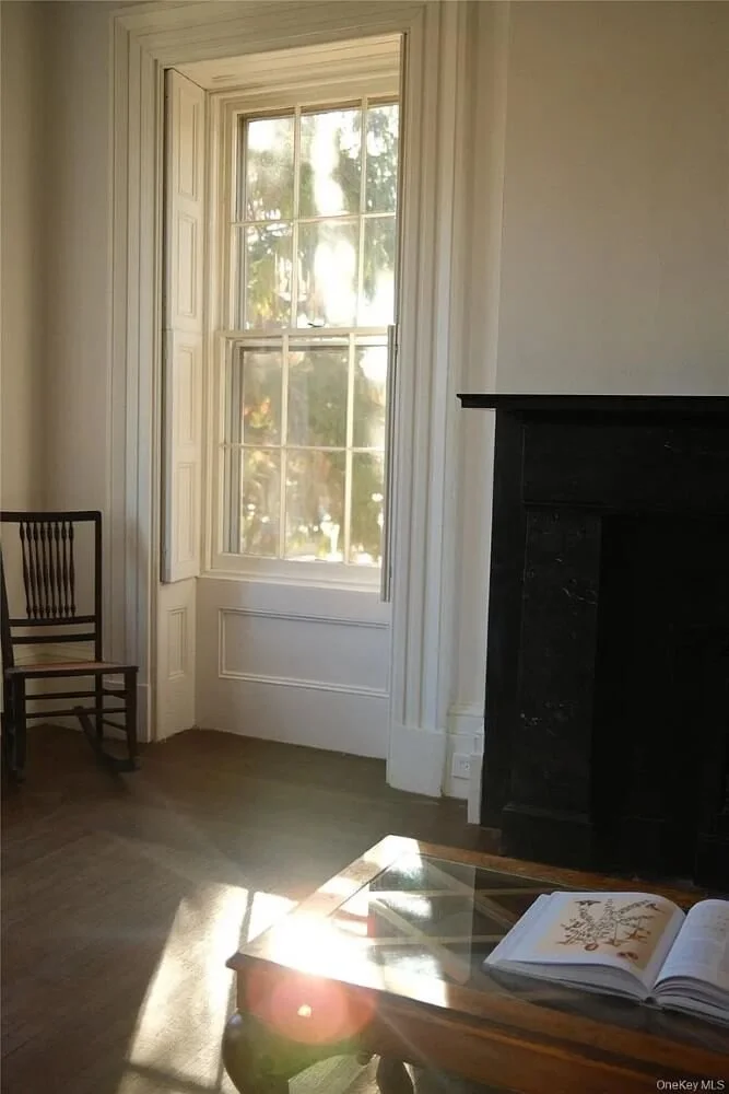 1836 Historic house Newburgh New York - 7 - living room.jpg