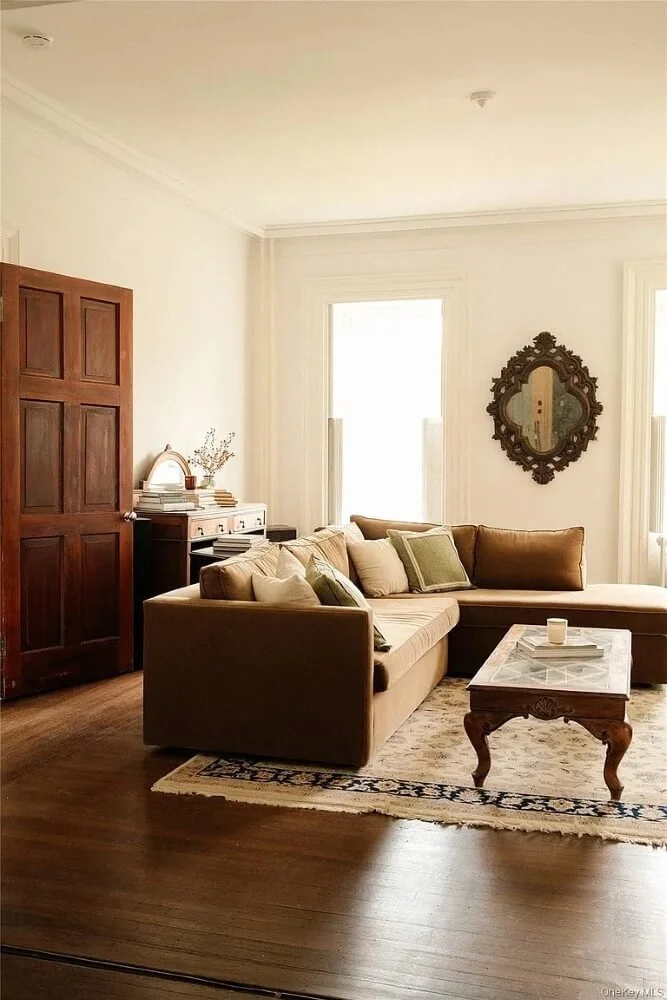 1836 Historic house Newburgh New York - 8 - living room.jpg