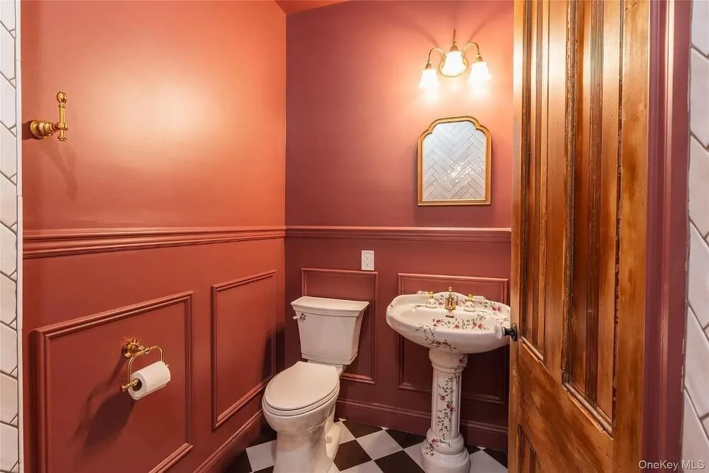1836 Historic house Newburgh New York - 17 - bathroom.jpg