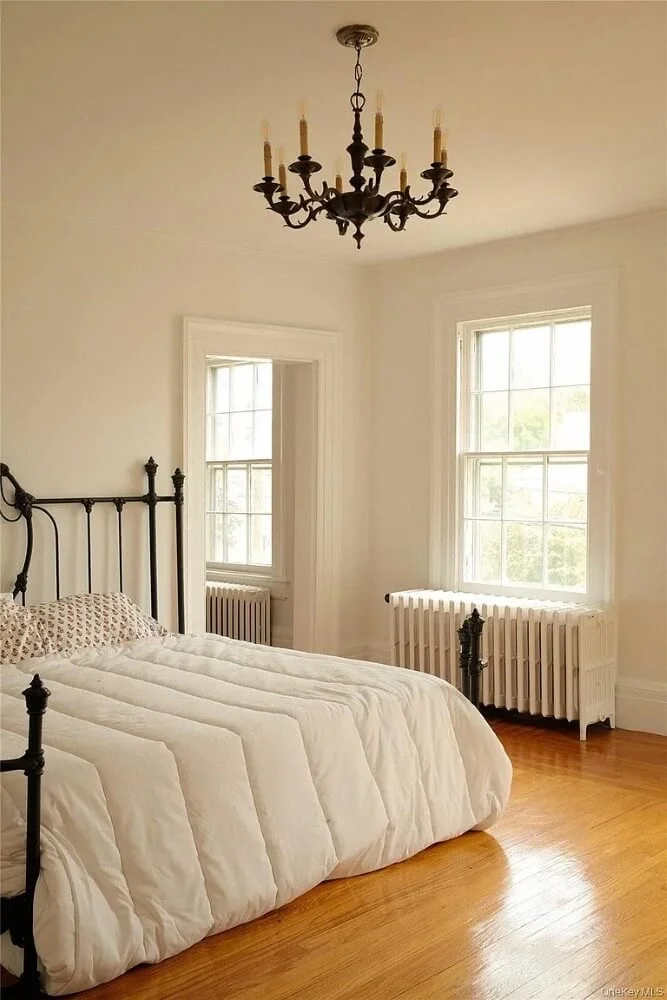 1836 Historic house Newburgh New York - 23 - bedroom.jpg