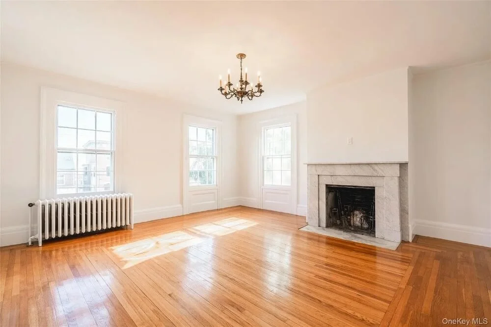 1836 Historic house Newburgh New York - 24 - bedroom.jpg
