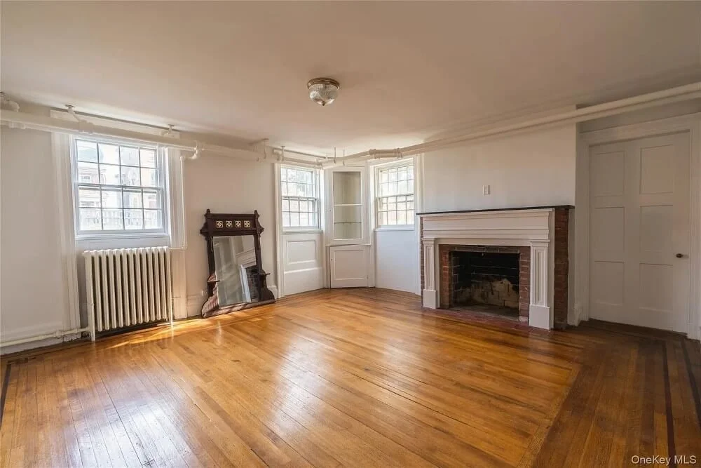 1836 Historic house Newburgh New York - 30 - bedroom.jpg