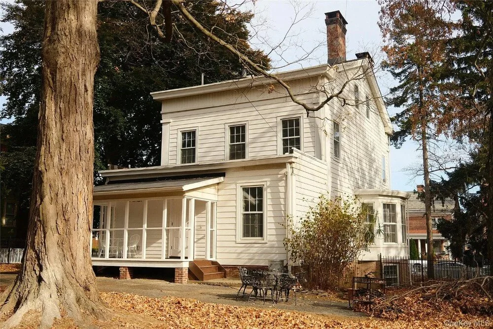 1836 Historic house Newburgh New York - 32 - side view.jpg