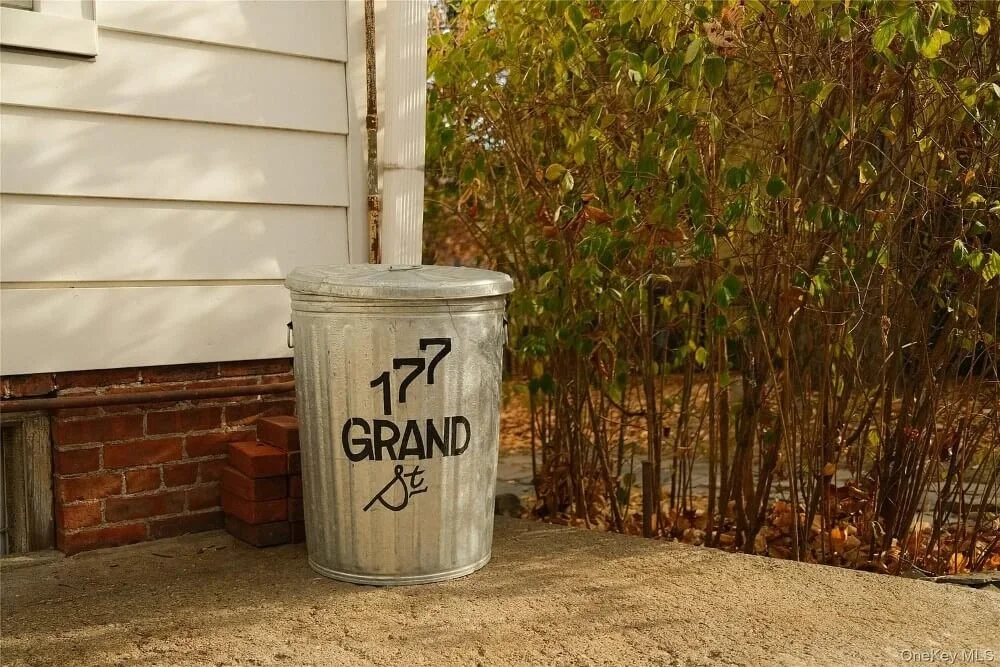 1836 Historic house Newburgh New York - 34 - trash bin.jpg