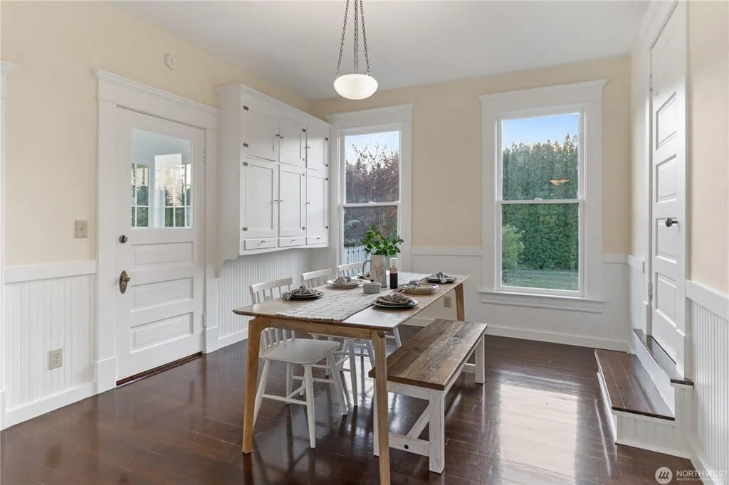 Slater Heritage House 1900 Victorian style Ferndale Washington - 11 - breakfast room.jpeg