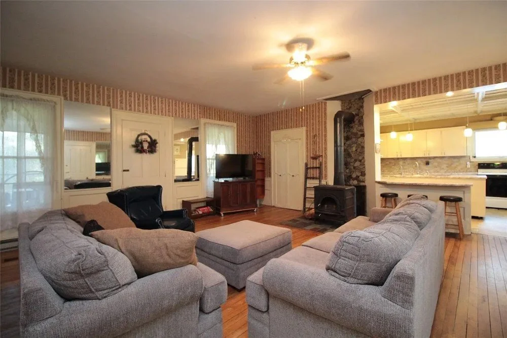 Whitehall 1840 Italianate house Smithville Flats New York - 13 - media room.webp