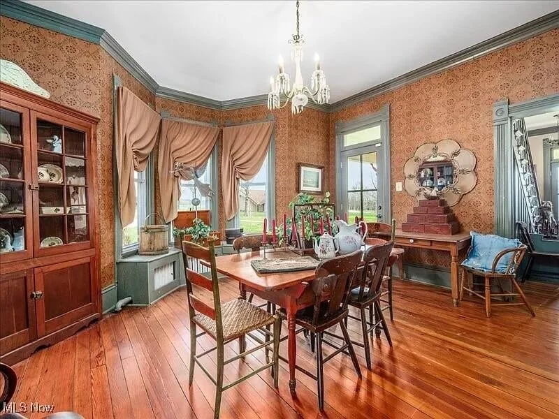 1864 Victorian Farmhouse Cambridge Ohio - 15 - dining room.jpg