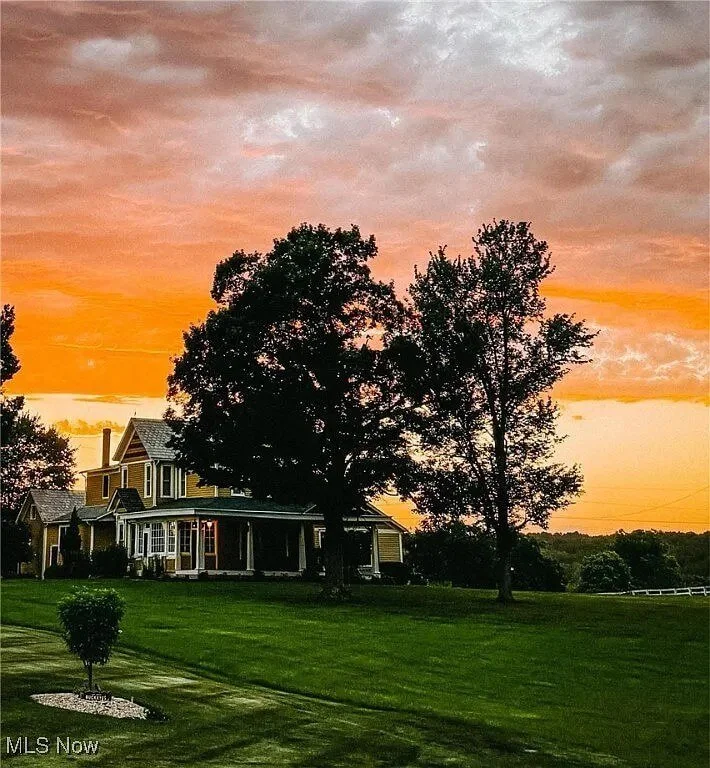 1864 Victorian Farmhouse Cambridge Ohio - 46 - night view.jpg