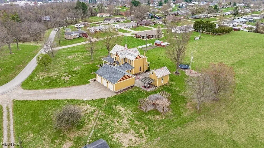 1864 Victorian Farmhouse Cambridge Ohio - 49 - top view.jpg